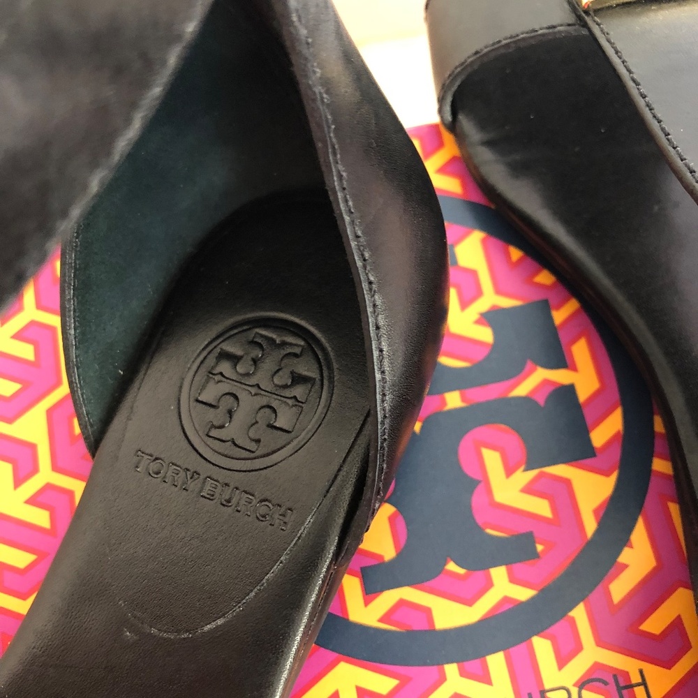 Tory Burch Black Leather Zipper Back Flat Sandal Size 6 - Picture 5 of 7